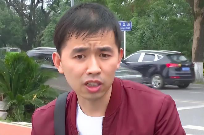 儿将单身母亲赶出家门背后真相令人泪目龙8国际电子游戏娱乐平台湖南14岁女(图5)