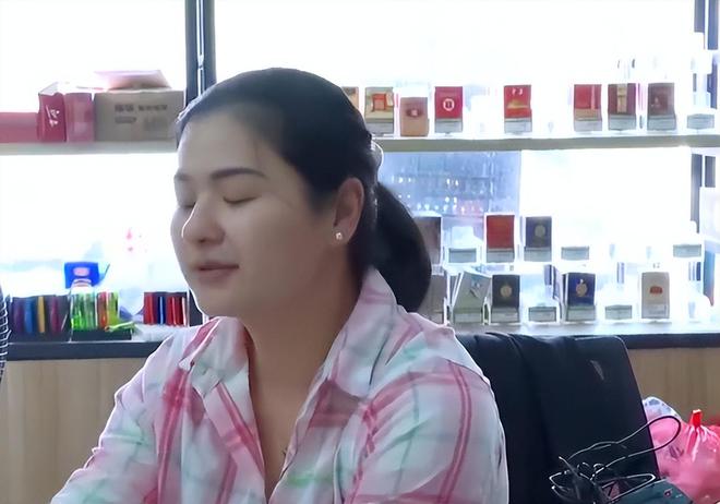 儿将单身母亲赶出家门背后真相令人泪目龙8国际电子游戏娱乐平台湖南14岁女(图6)