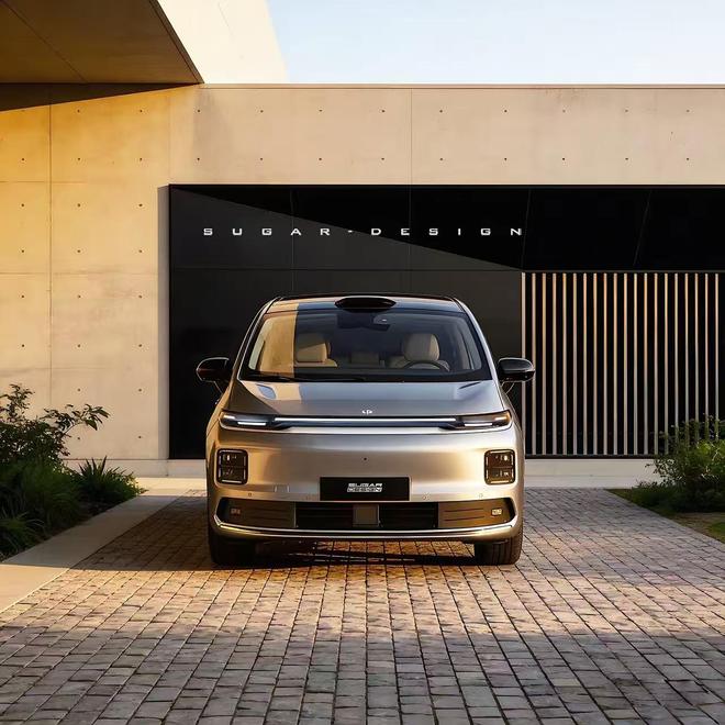 旗舰产品激光雷达+高阶智驾会火零跑全新MPV曝光定位全尺寸(图3)