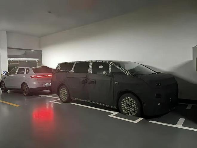 旗舰产品激光雷达+高阶智驾会火零跑全新MPV曝光定位全尺寸(图10)